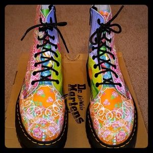 Jadon Daze Doc Martens